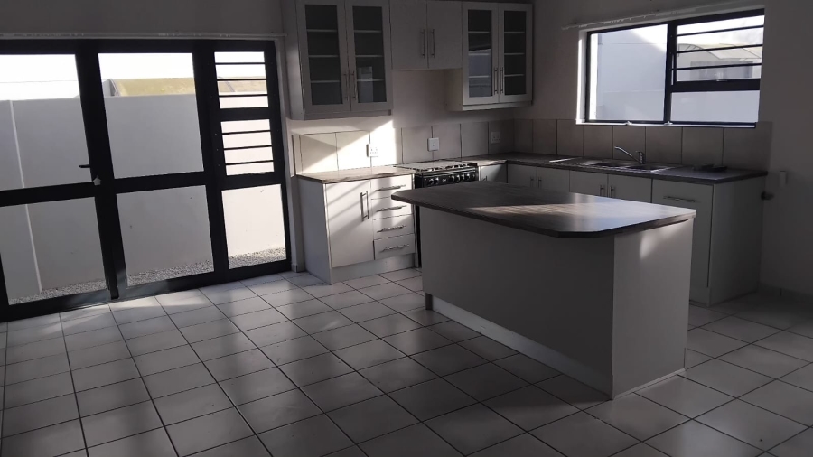 To Let 2 Bedroom Property for Rent in Myburgh Park Western Cape